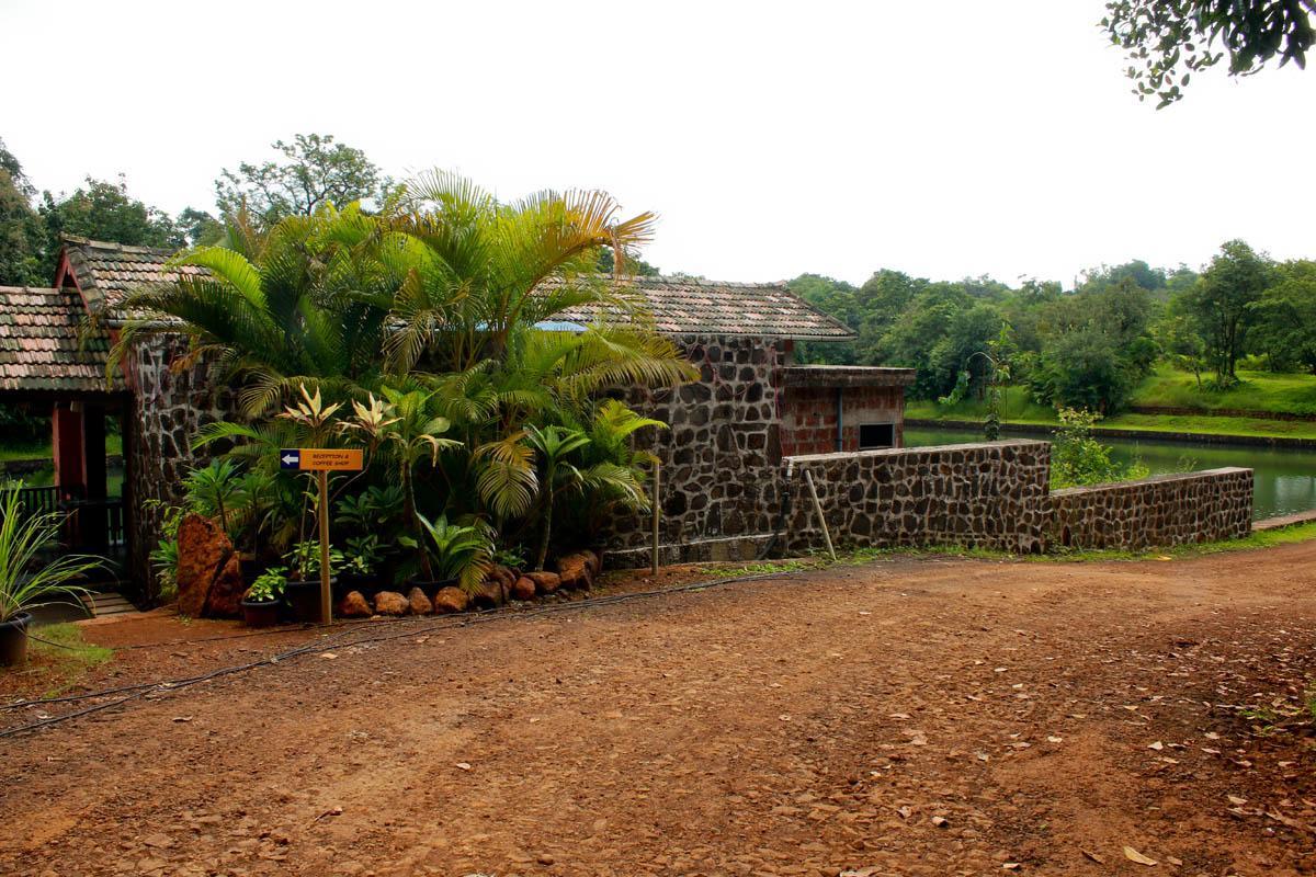 Cherilyn Monta Resort - Ratnagiri Vatul Eksteriør billede